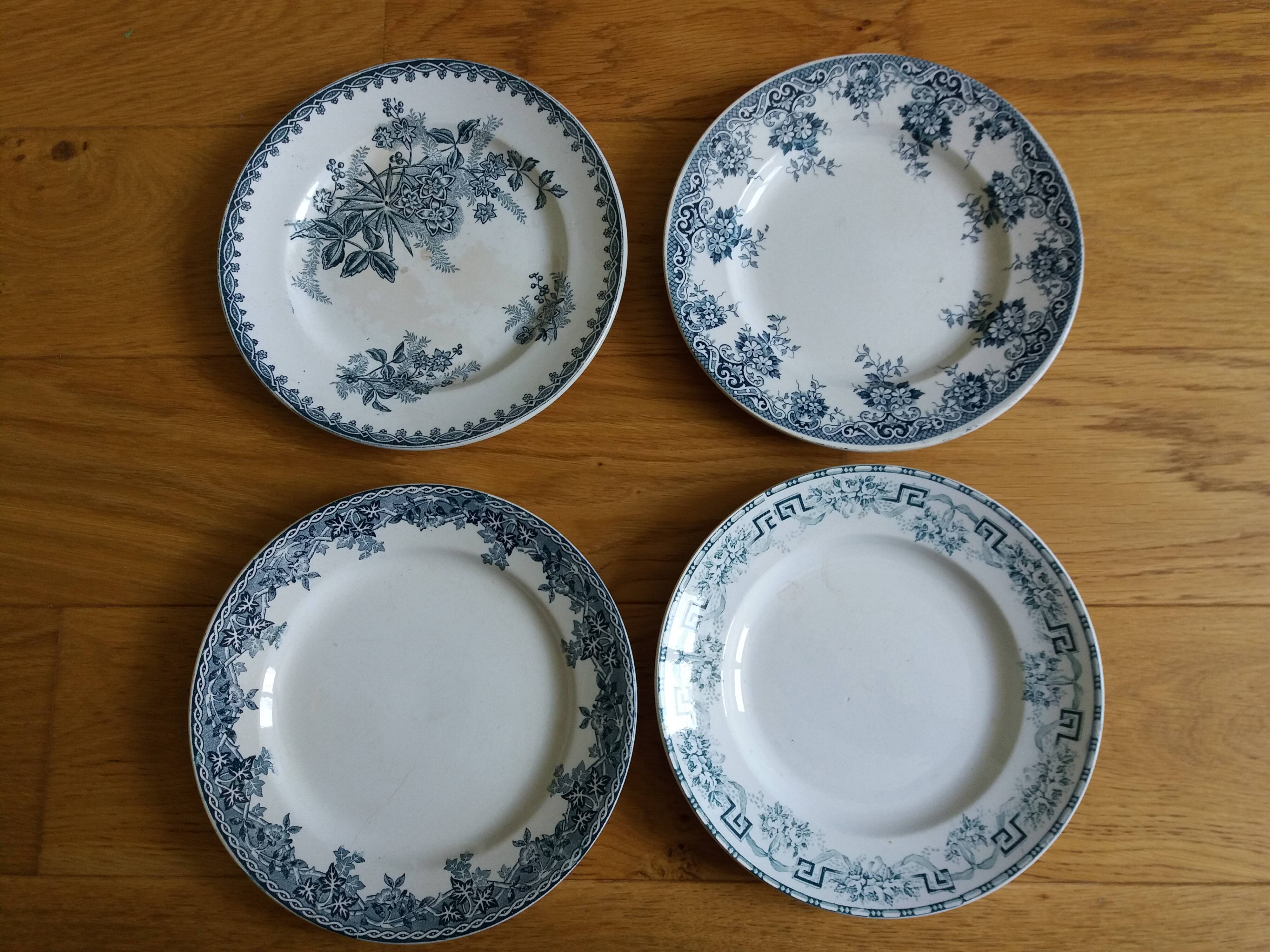 Lot 4 mismatched flat plates Terre de fer