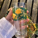 Basket of glasses with lemon pattern