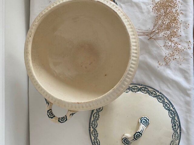 Salins iron earth tureen