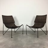 Paire de fauteuils en rotin et fil d'acier par Frederick Weinberg