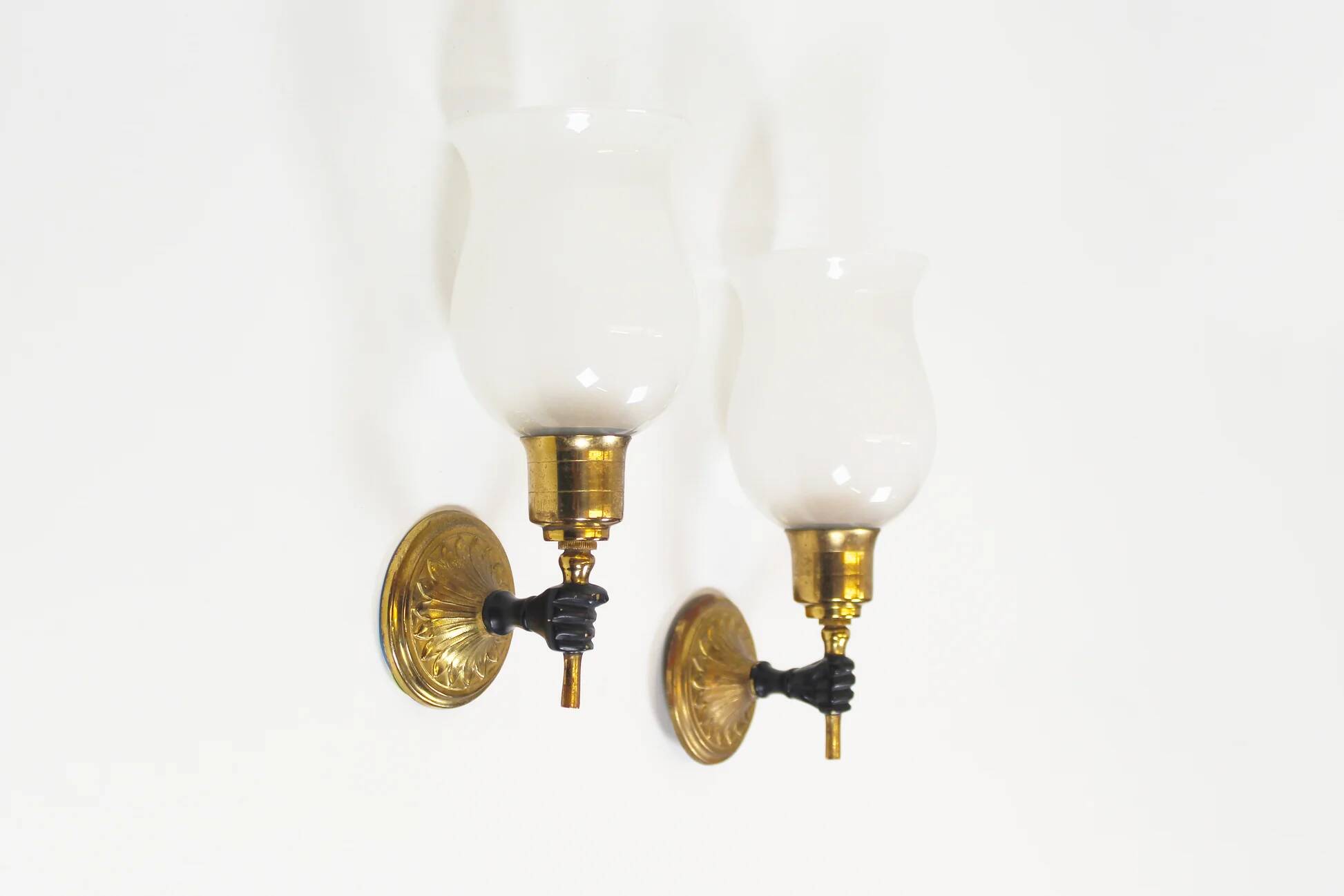 Paire de lampes murales 'torche' dans le style de Maison Jansen