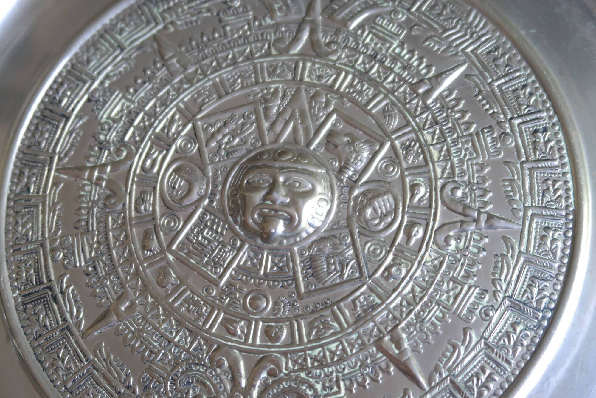 Mexican wall dish in silver metal and mother-of-pearl, 70s