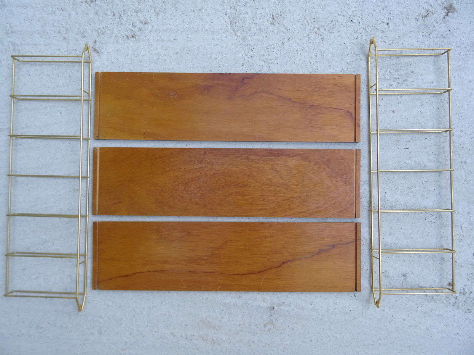 Wall shelf String brass and wood