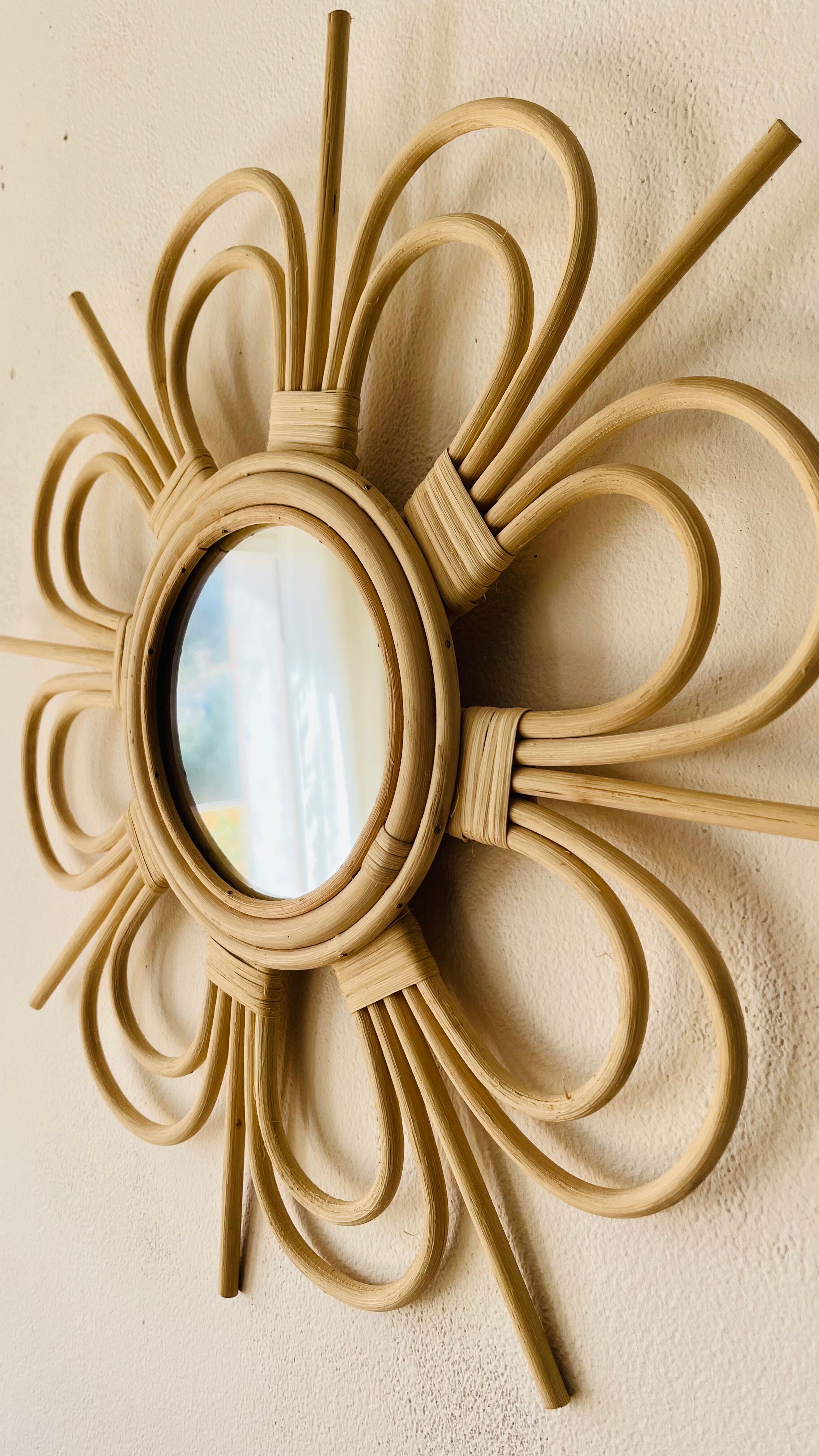 Flower-shaped rattan mirror, 55 cm