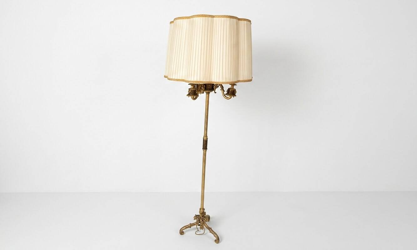 Lampadaire en bronze de style, second empire avec tête de lion