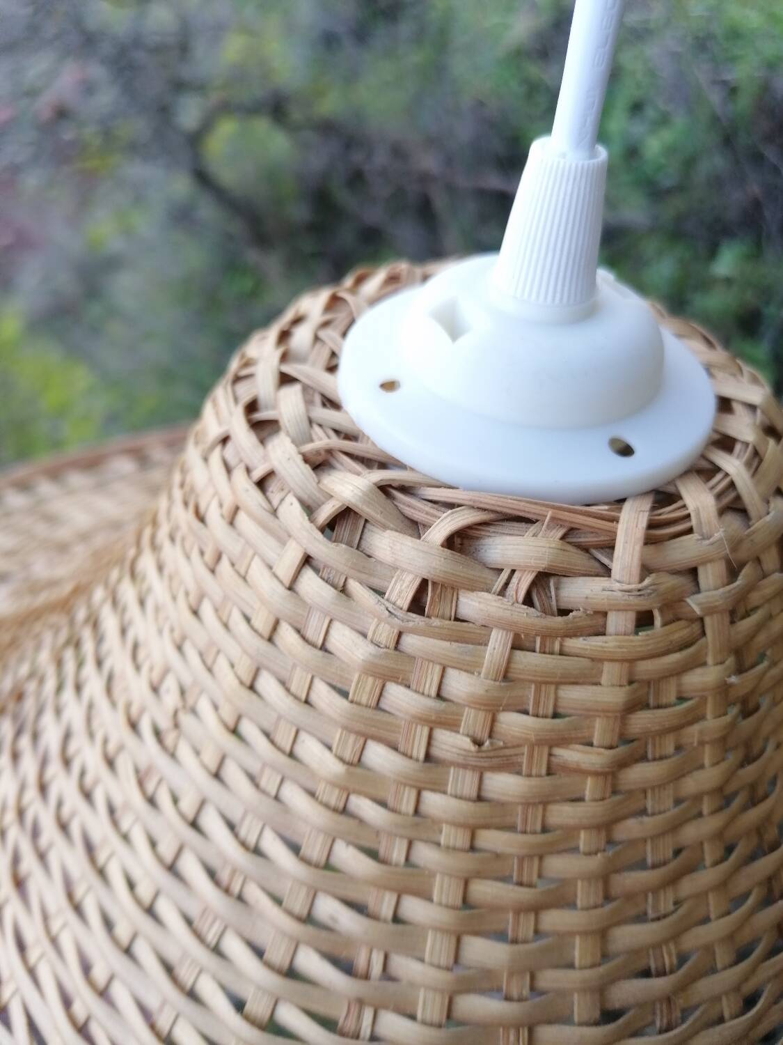 suspension en rotin vintage