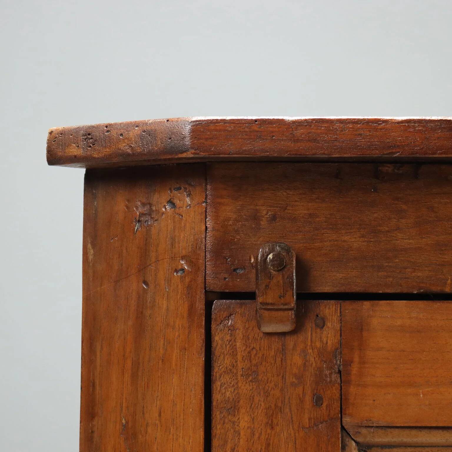 Corner cabinet in walnut, Italy, late 19th century