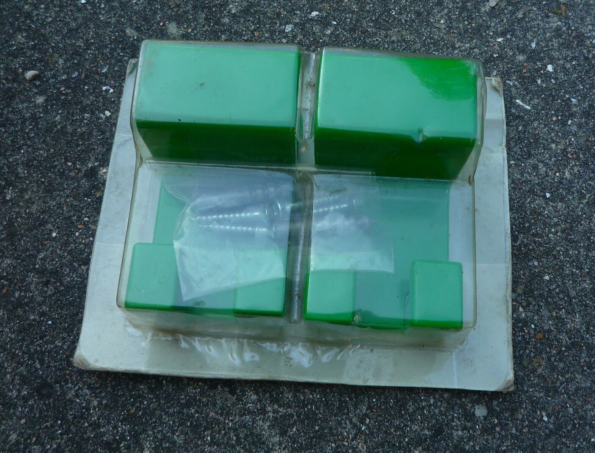 Paire de patères verte, design Olaf von Bohr 70