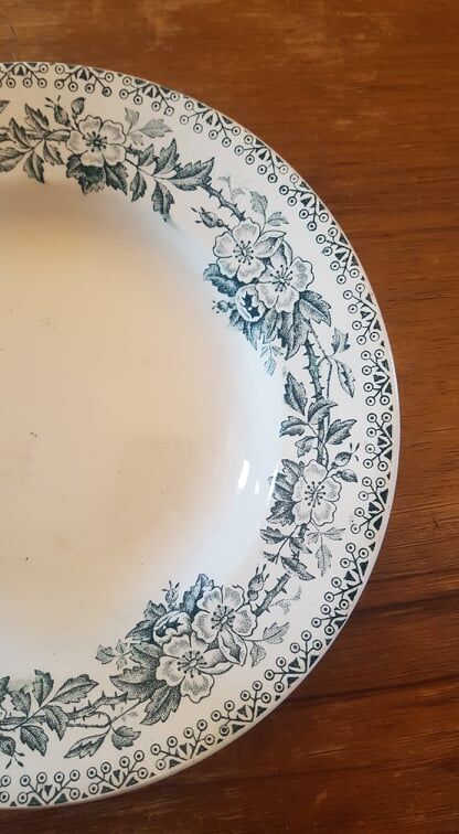 Set of 2 plates new ceramic factories north model guadeloupe