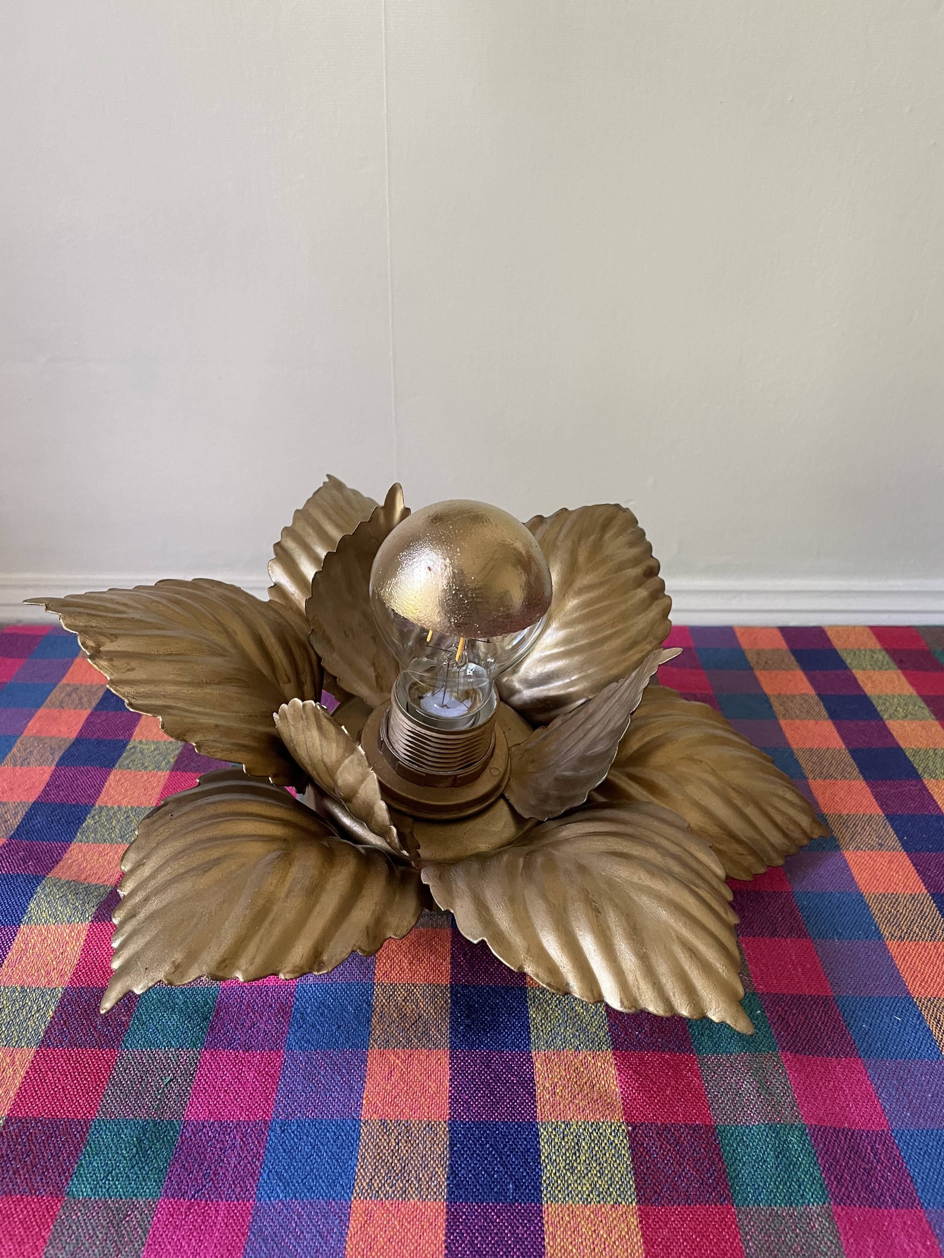 Masca golden flower wall light