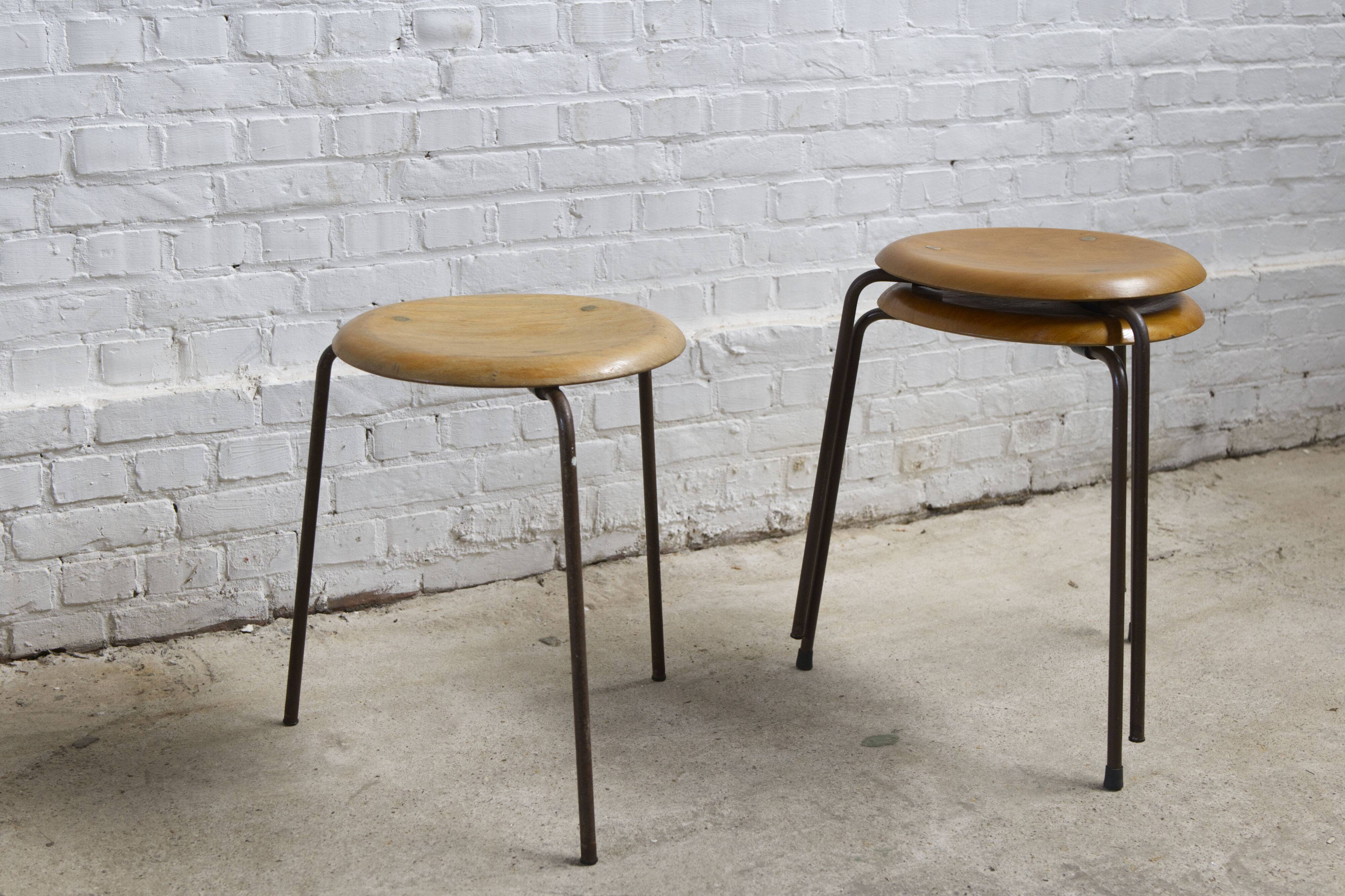 Set of 3, Early Tripod Dot Stool Arne Jacobsen by Fritz Hansen, 1960s