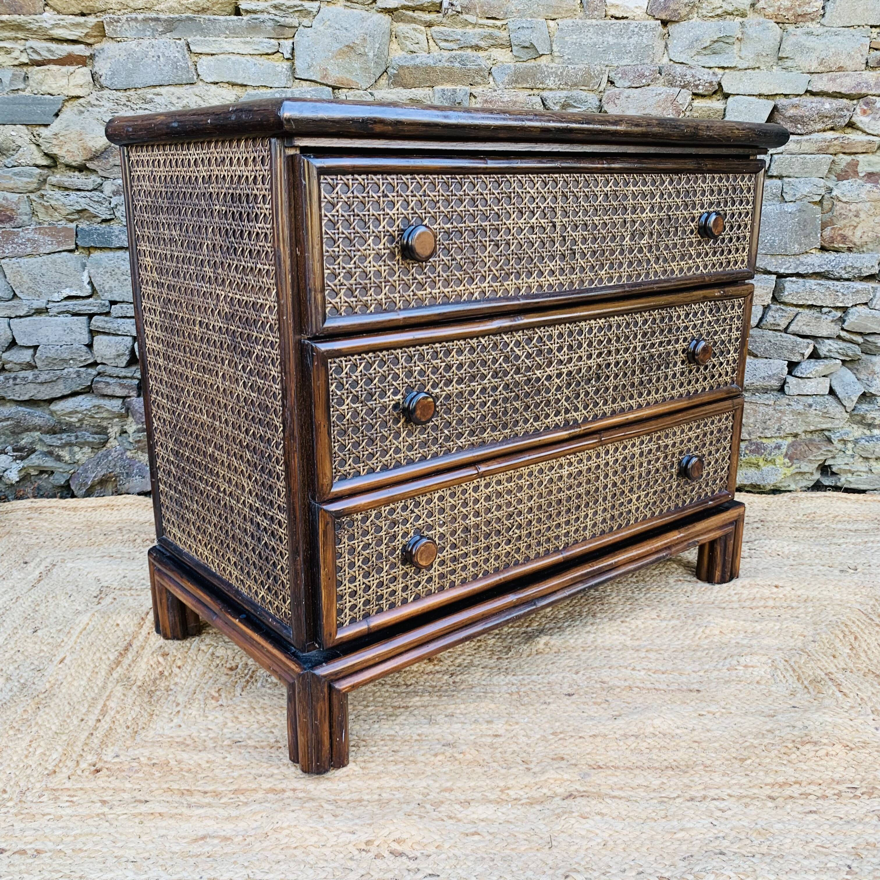Vintage chest of drawers