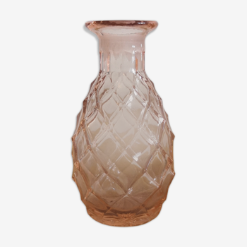 Vase en verre rose vintage