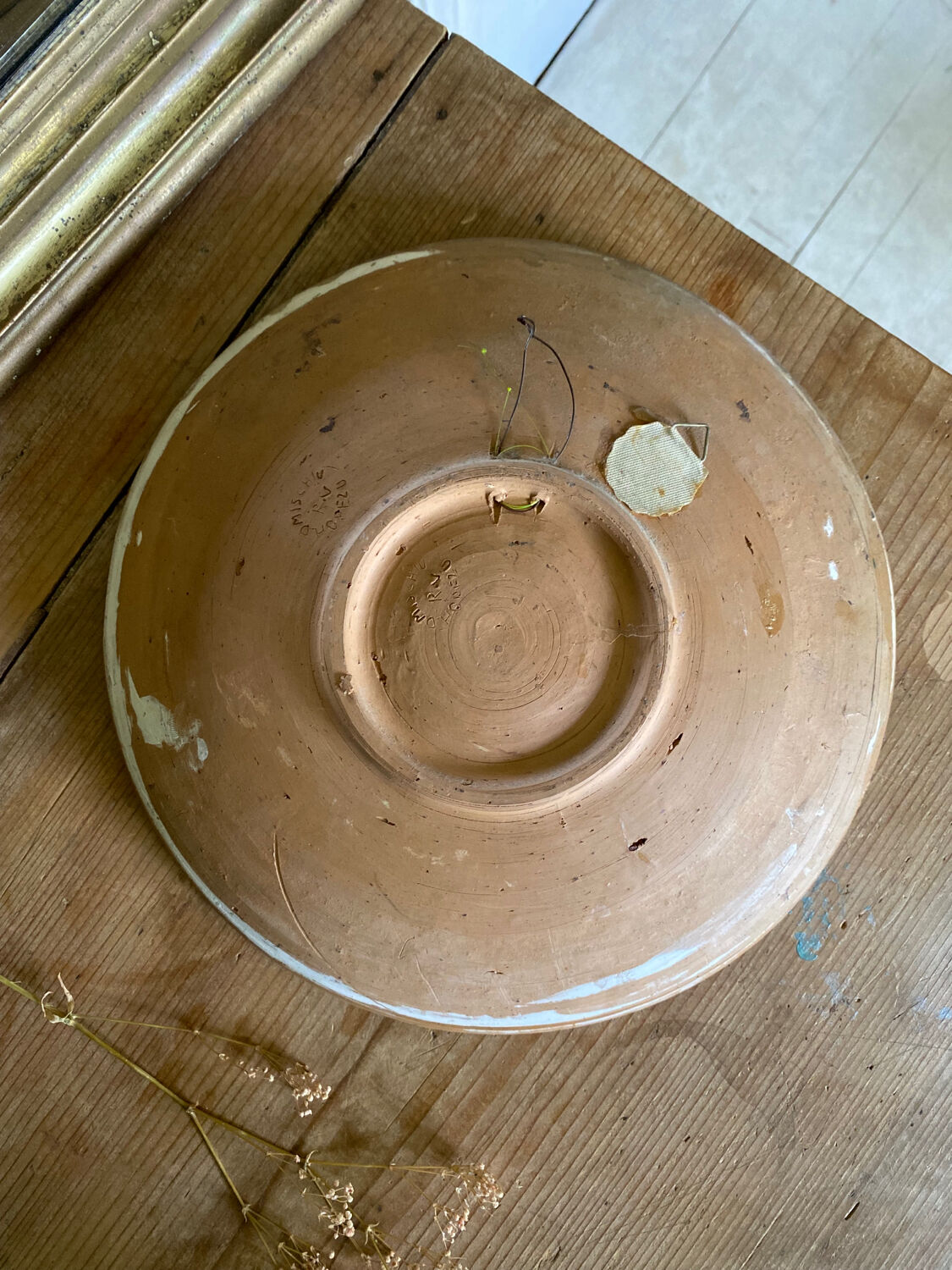 Assiette en terre cuite