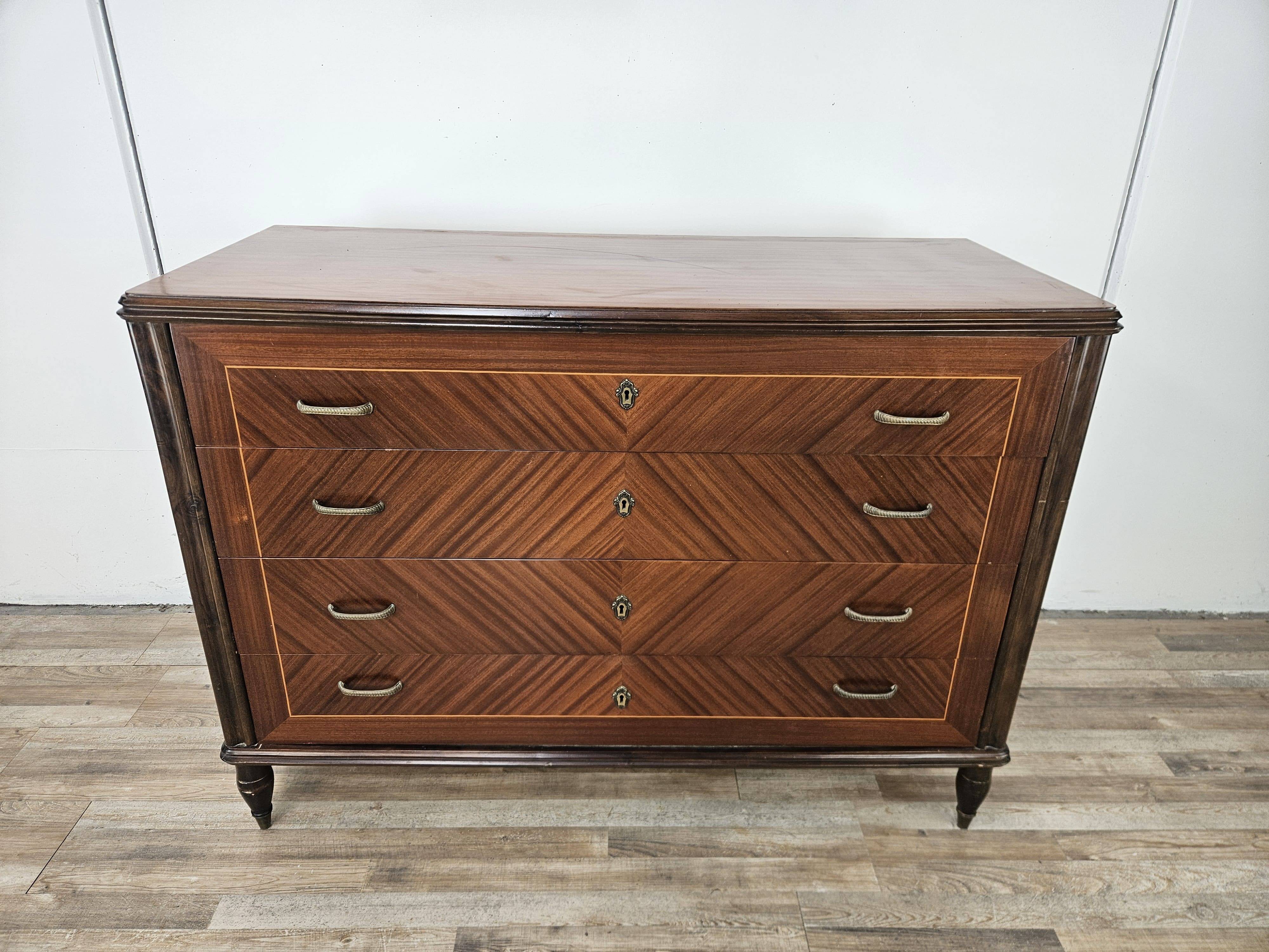 Commode des années 1980 en noyer, palissandre et érable.