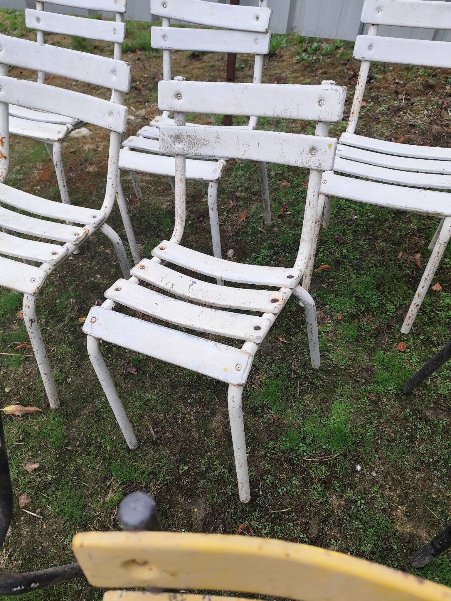 Set of 13 garden chairs made of iron slats and tubes
