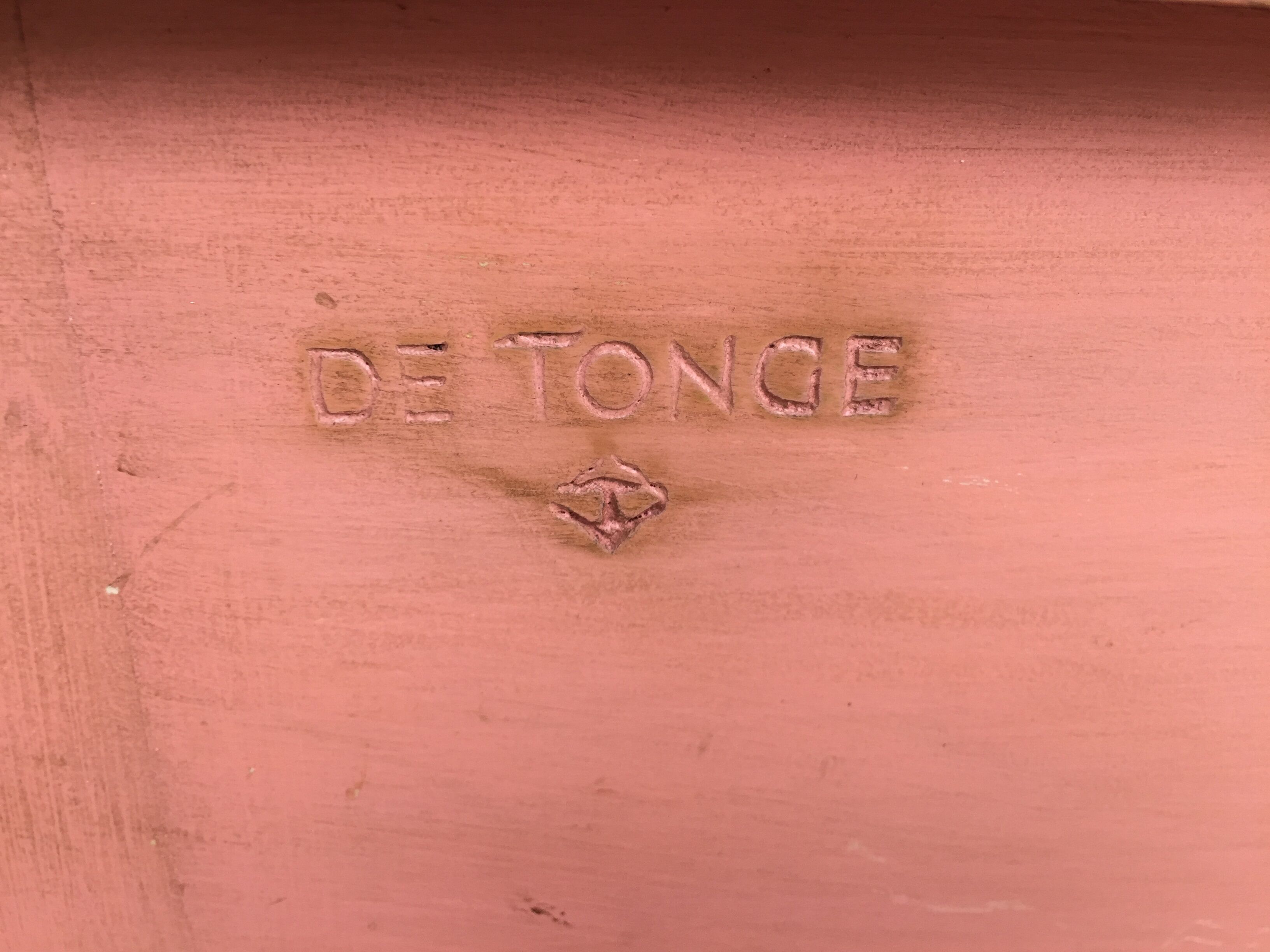Tonge console