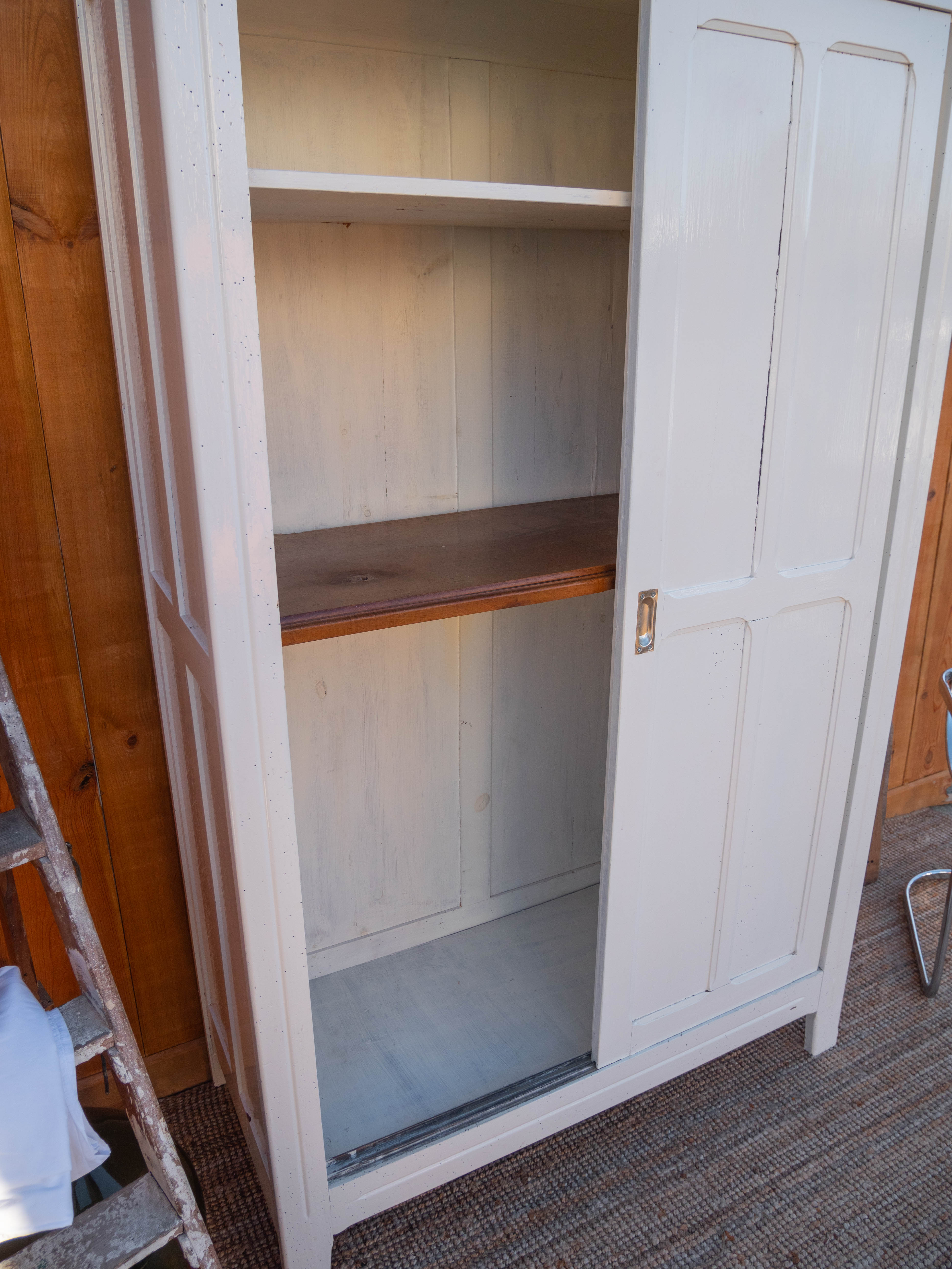 Armoire parisienne