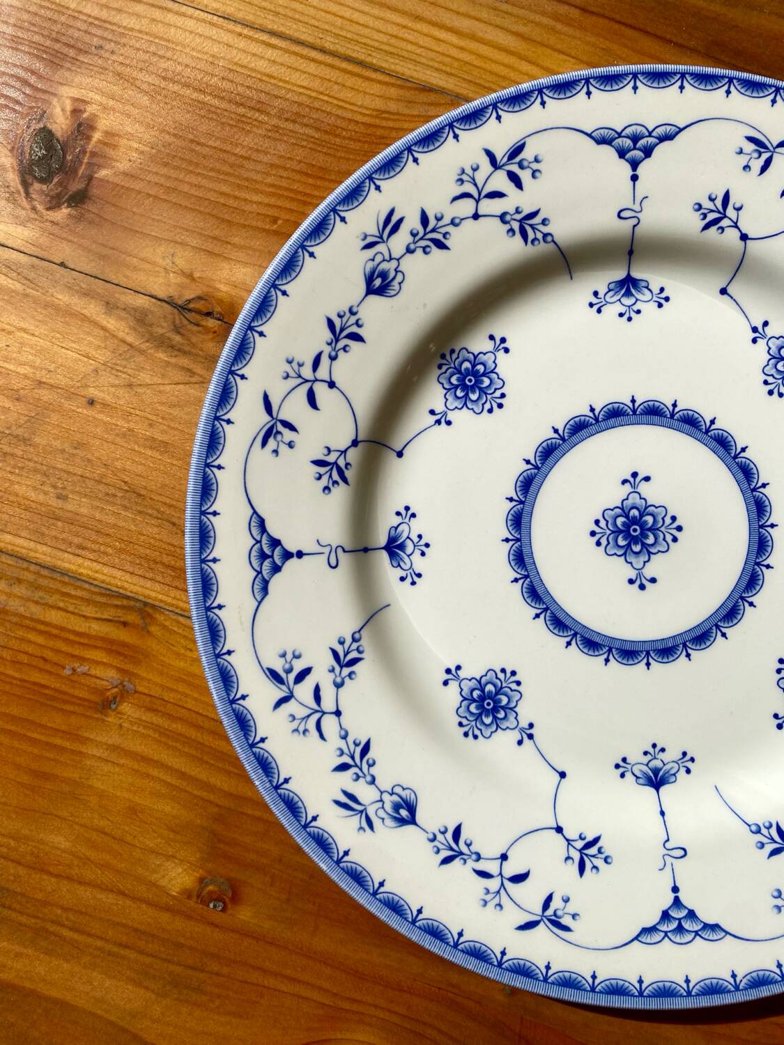 Queens Ingrid English Serving Platter