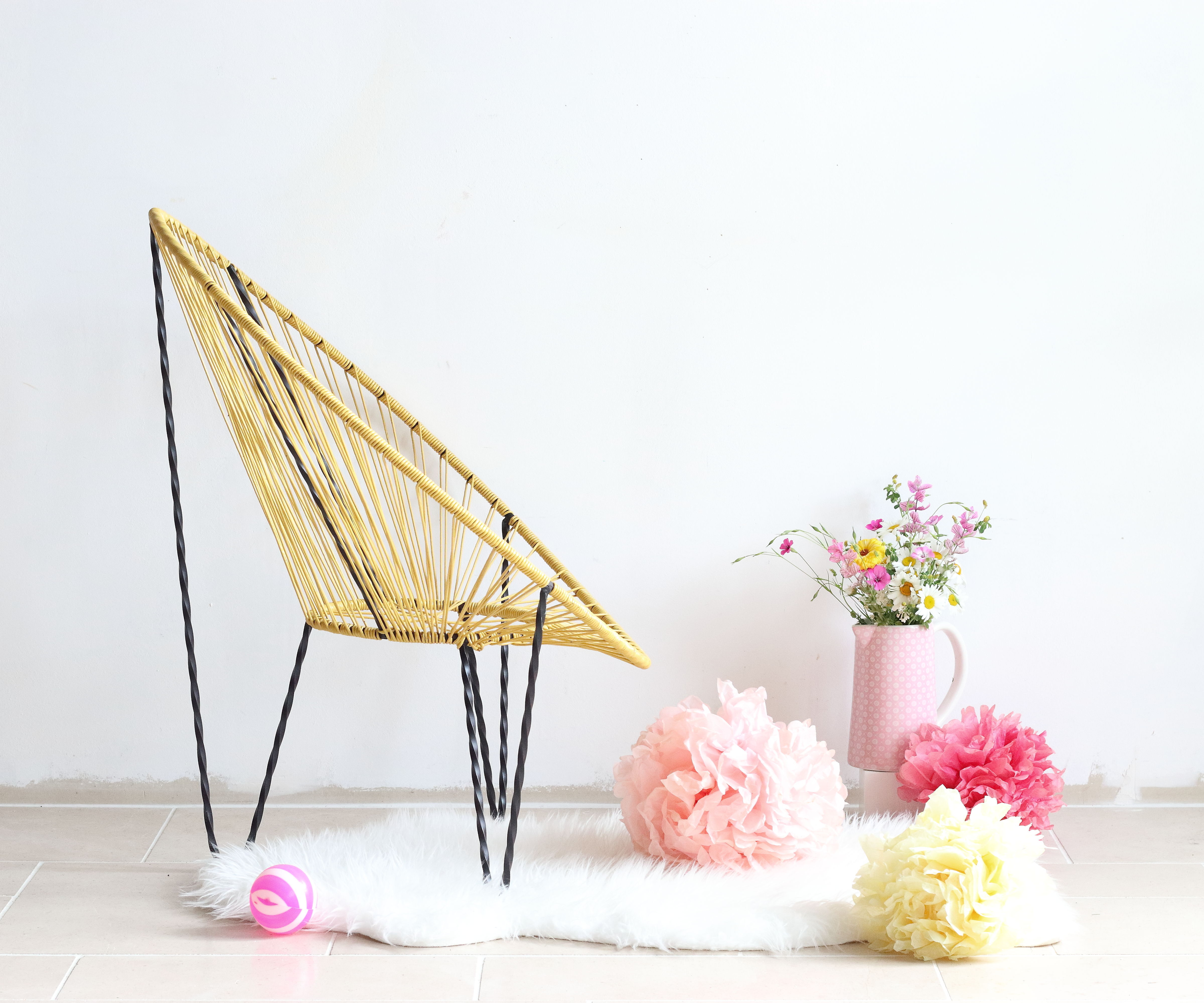 Pair of 60s tripod armchairs in metal and yellow scoubidou