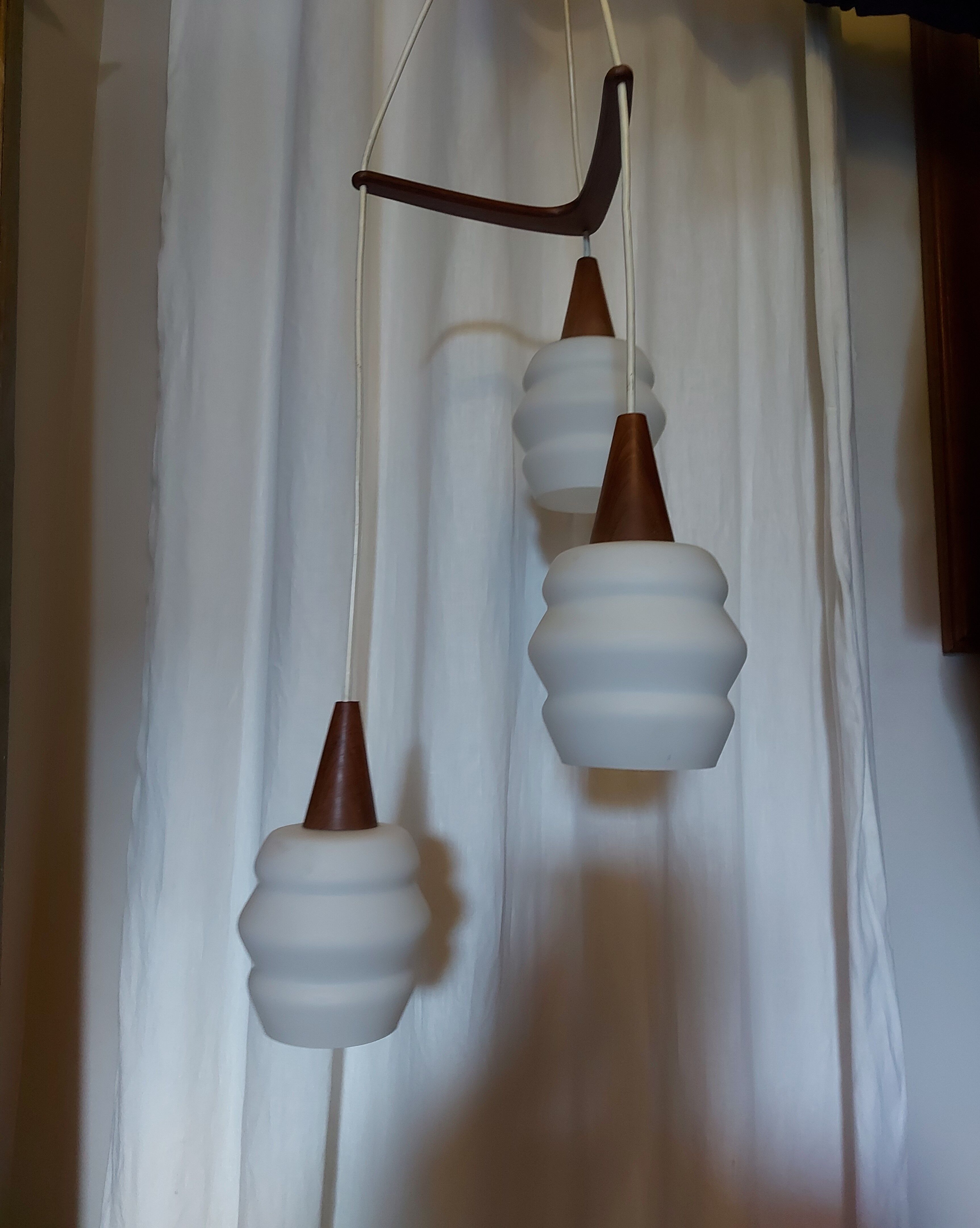 Large suspension boomerang teak , Philips design Louis Kalff ( 114 cm )