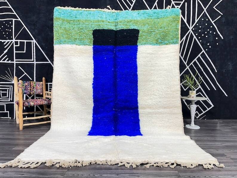 Handmade pure wool rug, size 150 x 250 cm.