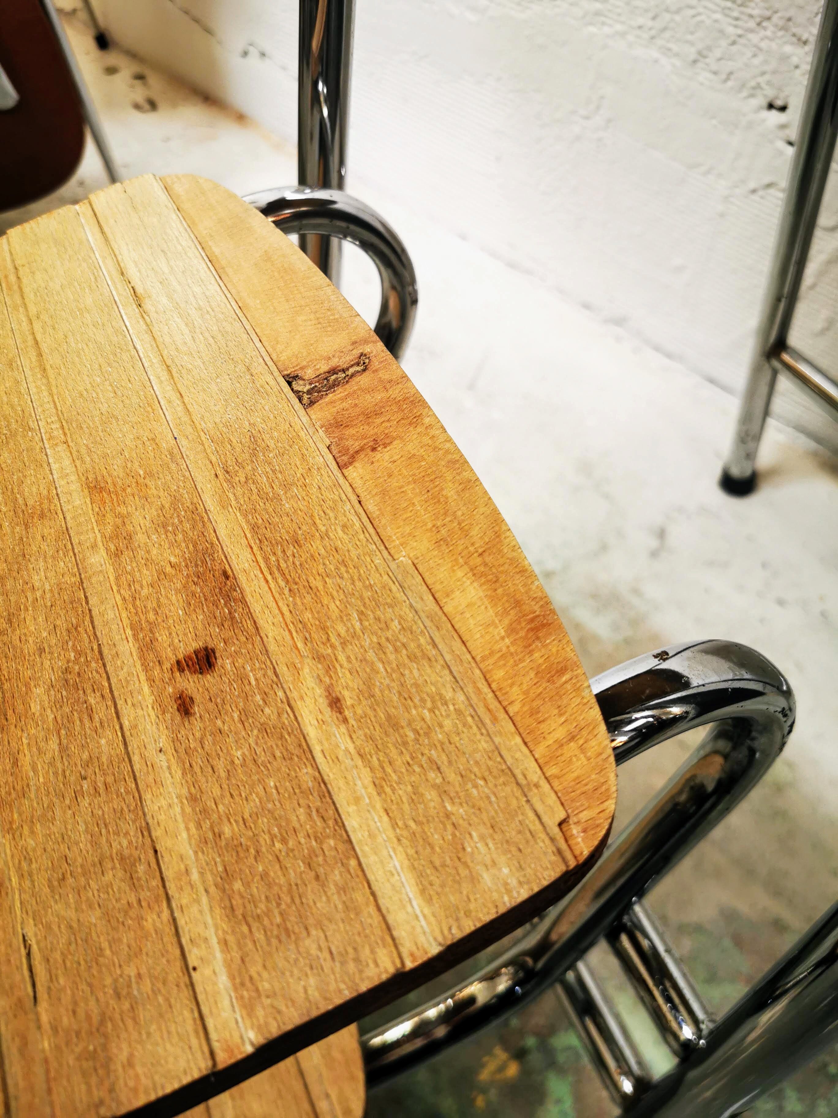 Retractable foot step ladder