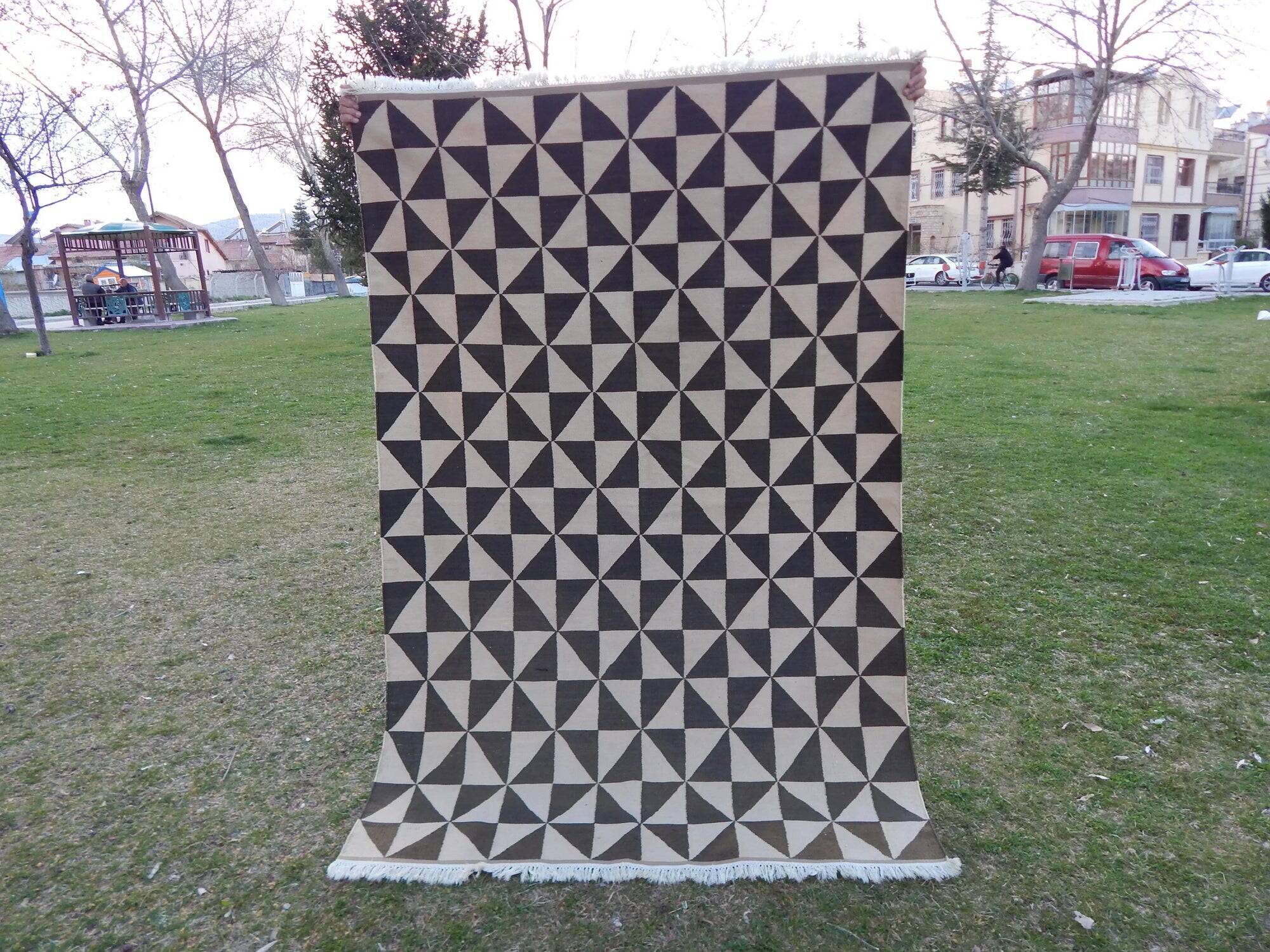 Vintage Turkish kilim, handwoven, 135x202 cm.
