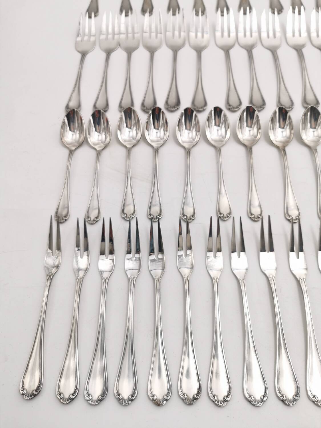 Deetjen 109 Piece Silverware Set Silver Metal Cutlery Set for 12 People