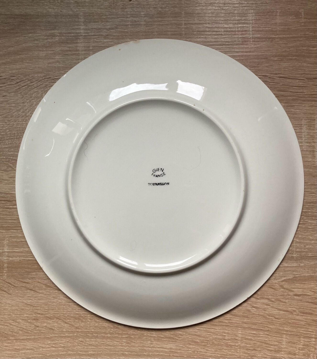Gien round dish, Tourbillon model