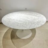 Knoll Tulip Table 137 cm in marble