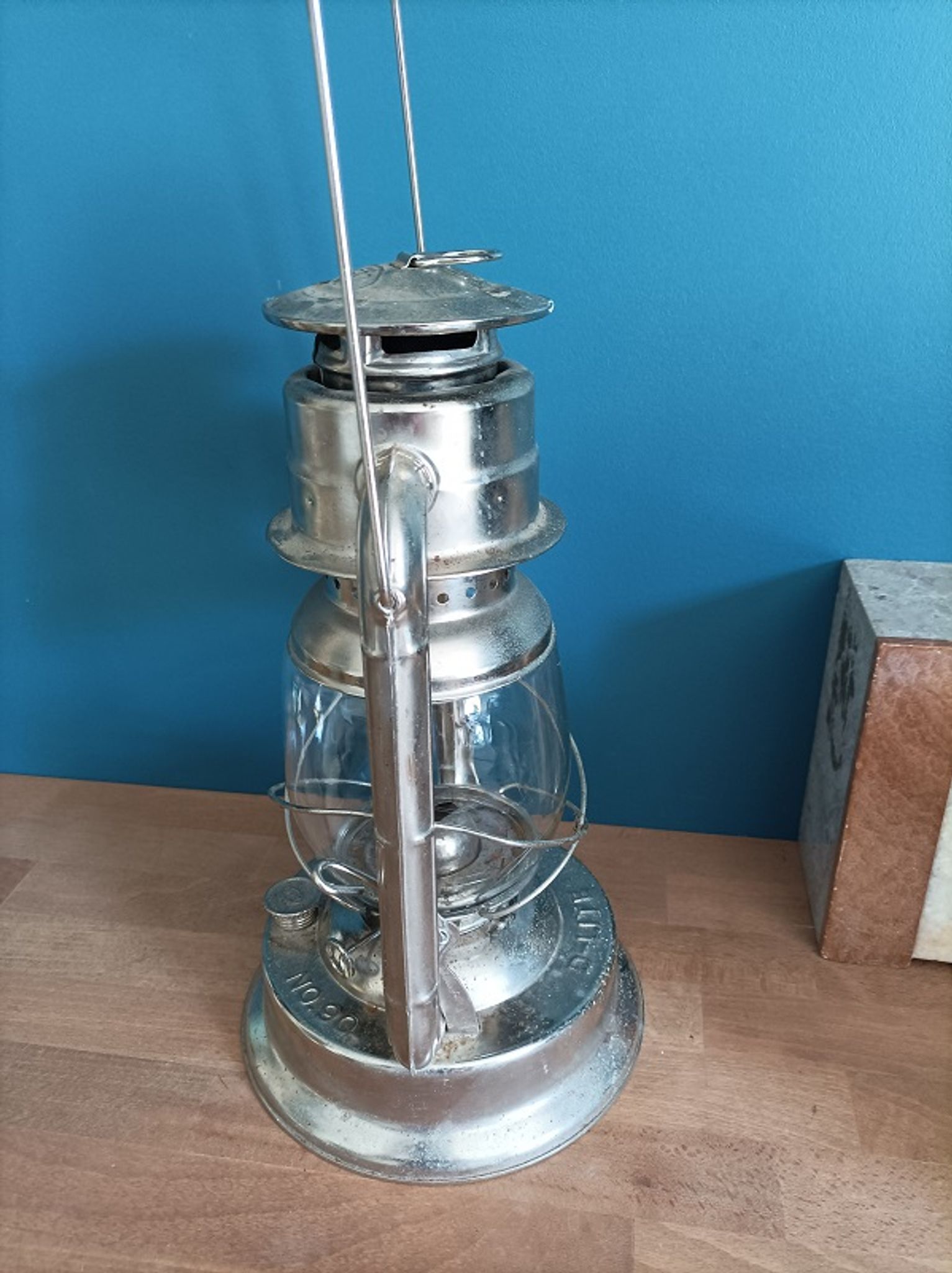 Lampe tempête métal patiné rétro galvanisée pétrole