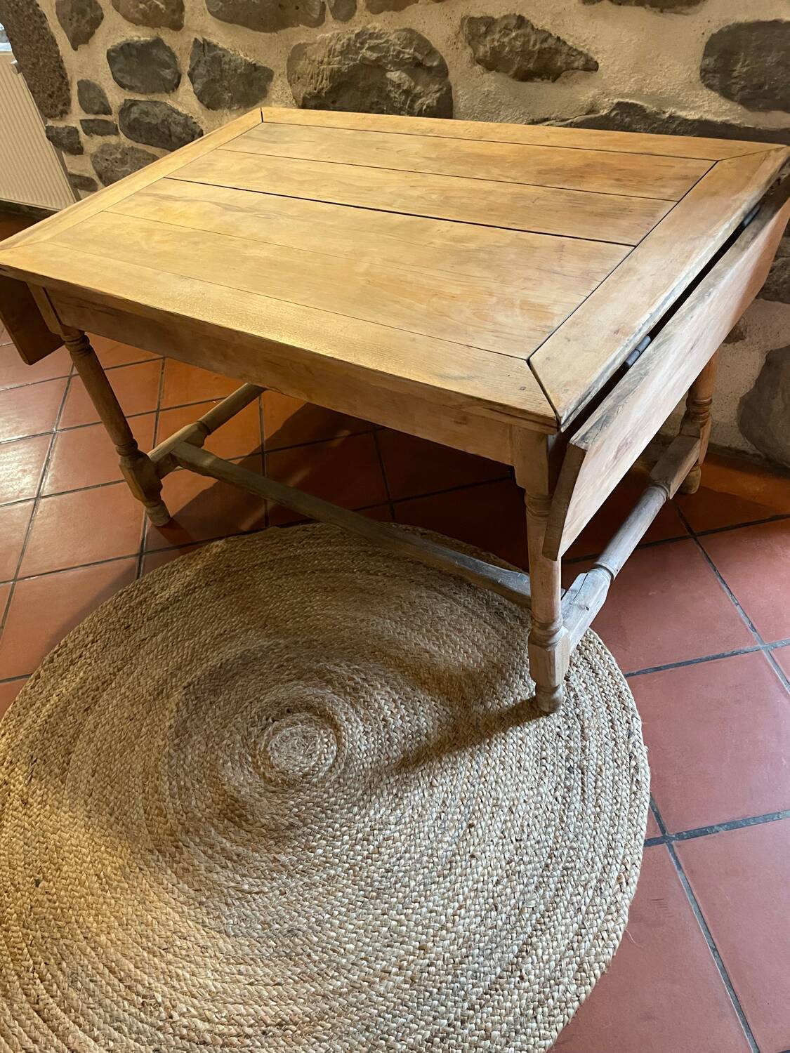 Farm table