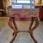 Mahogany burr hairdresser, Restoration period, around 1820.