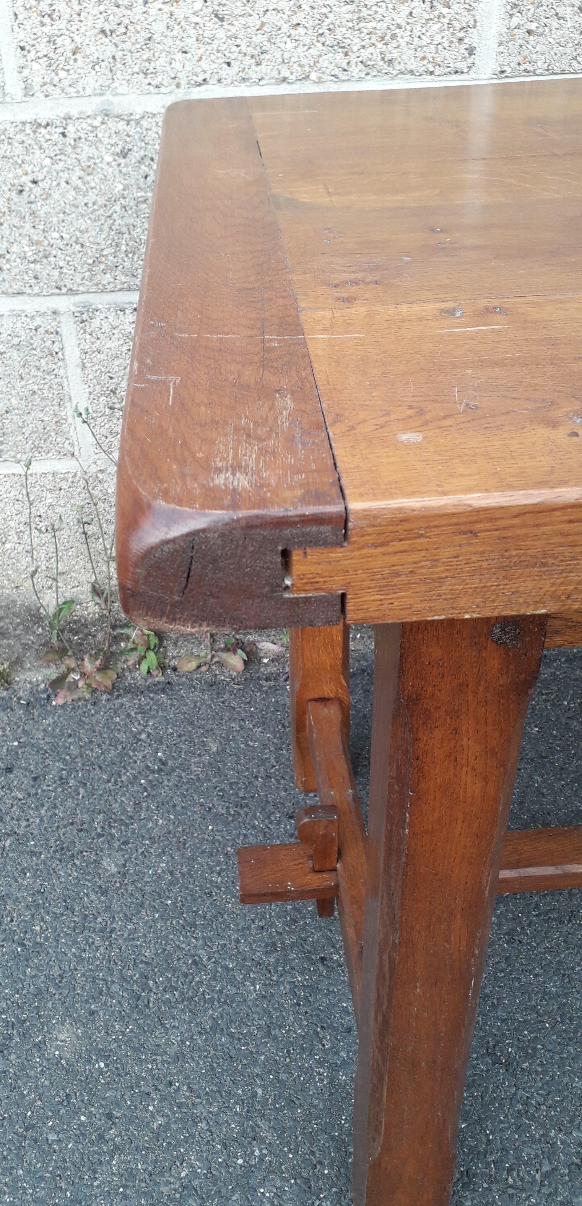 Farm table