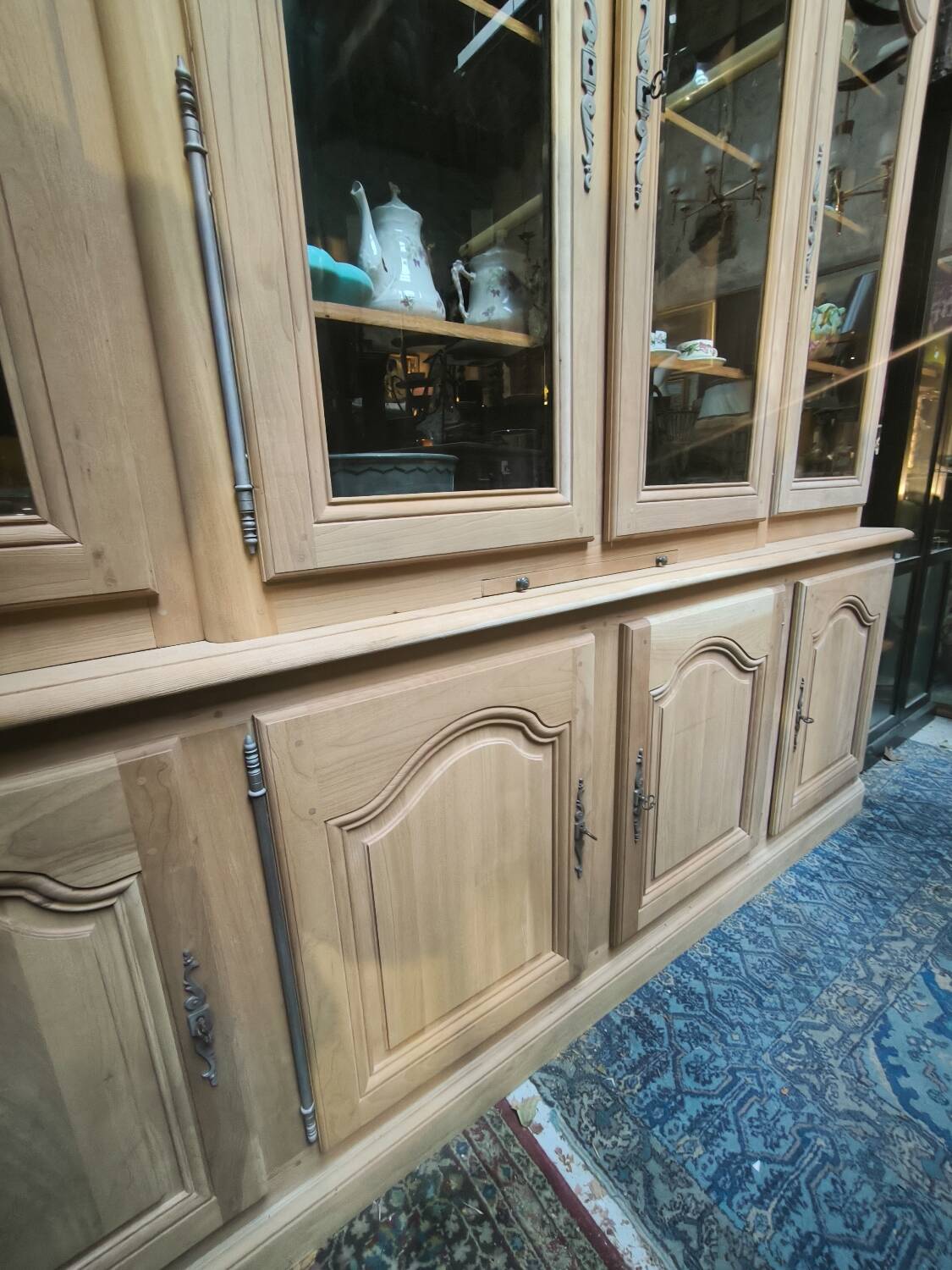 Bookcase in solid cherry and ash wood