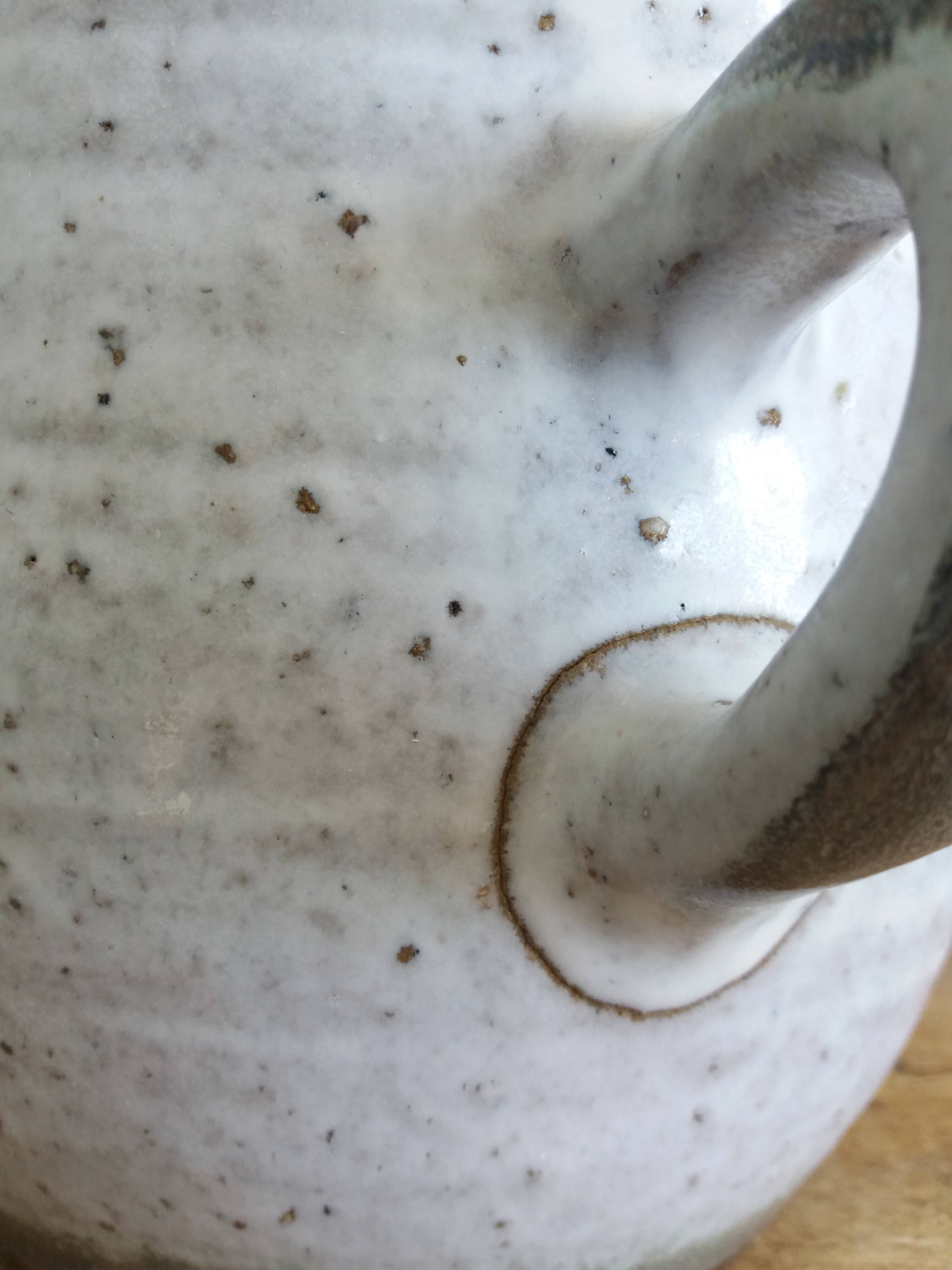 Cache pot The pottery of the Black Valley