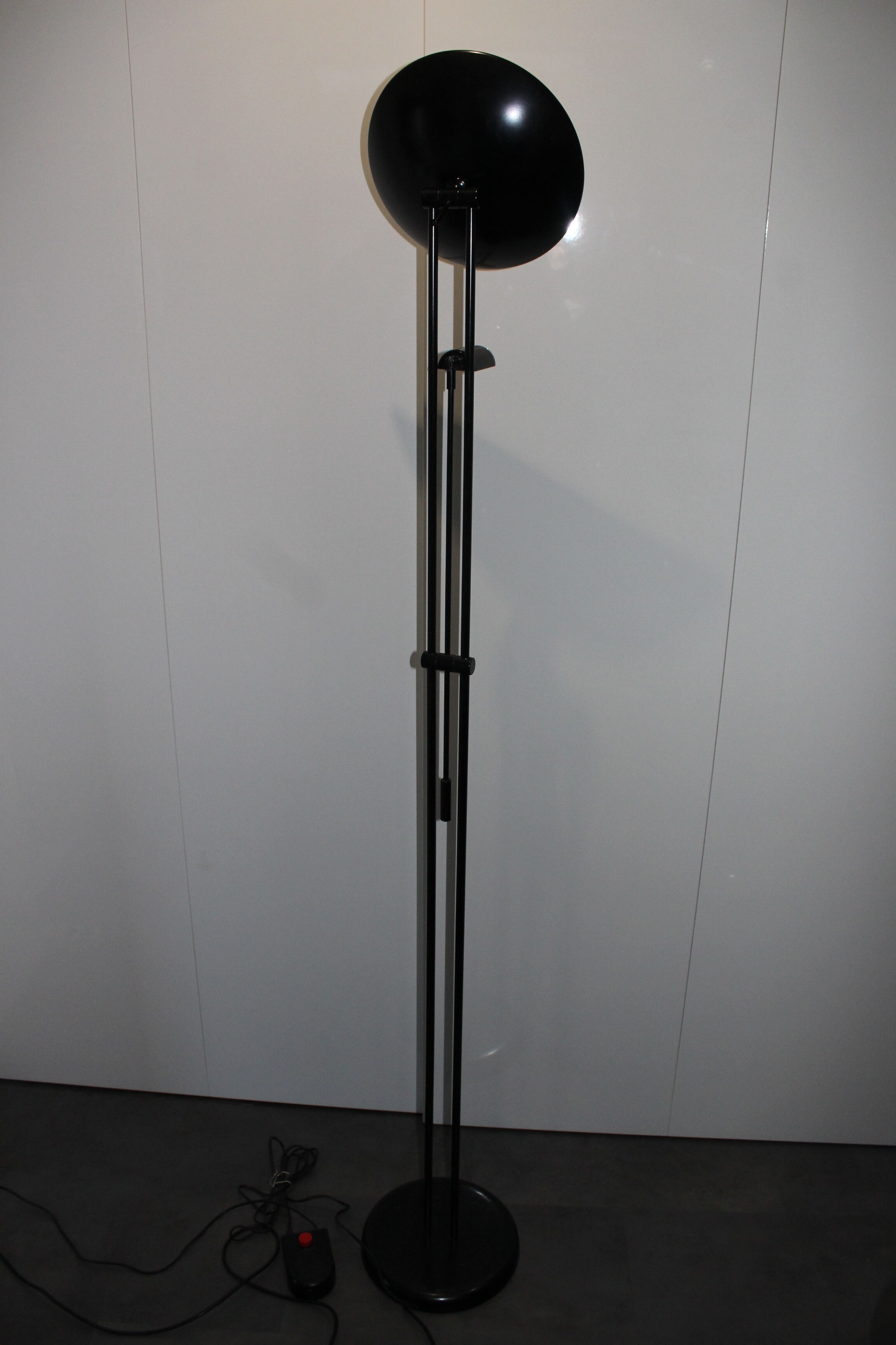 Floor lamp design 1980 design italy relux