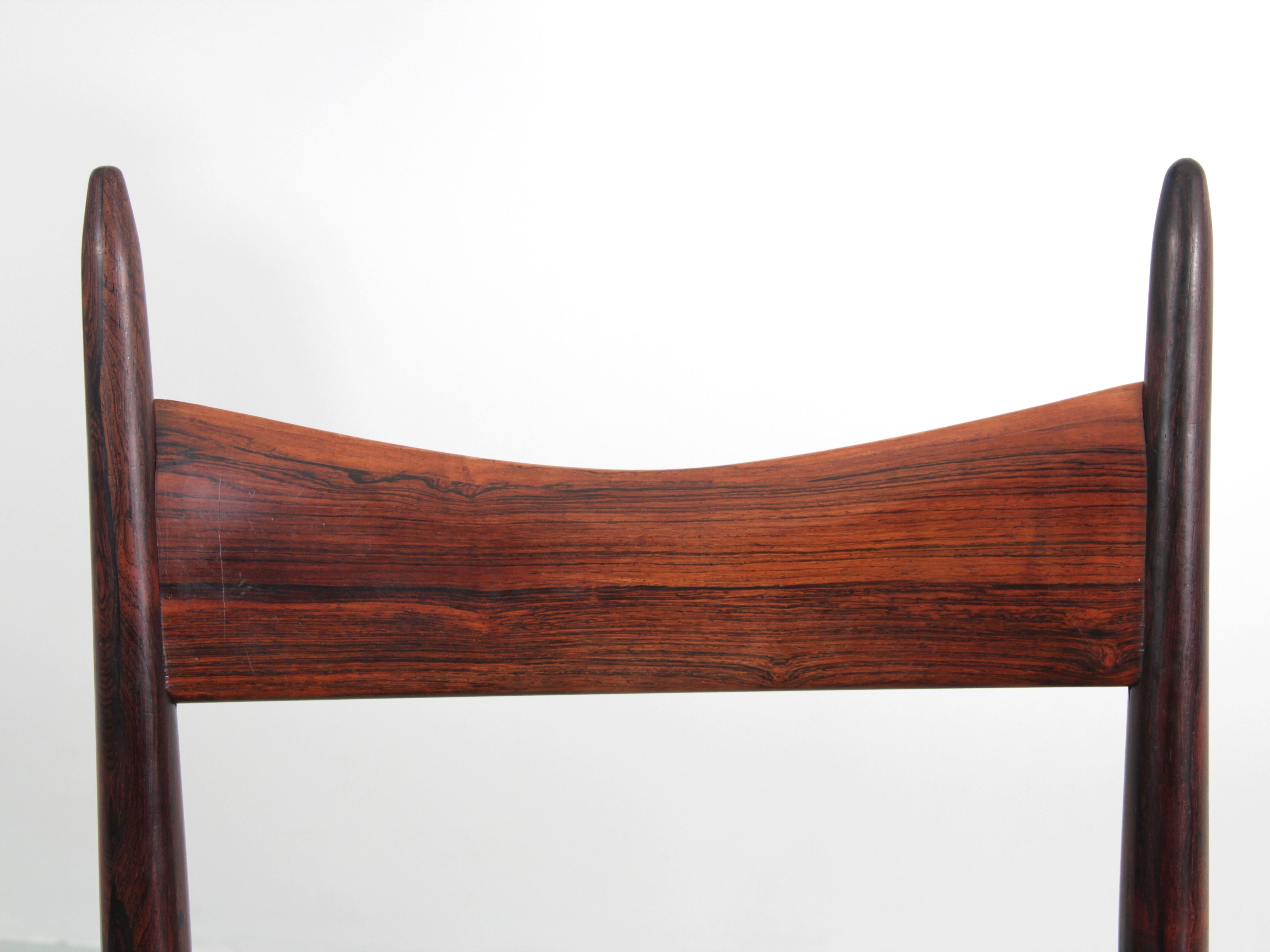 Suite of 4 Scandinavian chairs in Rio rosewood