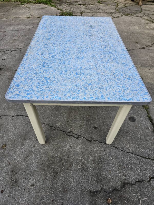 Table ancienne de cuisine