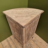 Corner cabinet