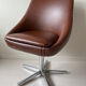 Fauteuil pivotant années 70 simili cuir