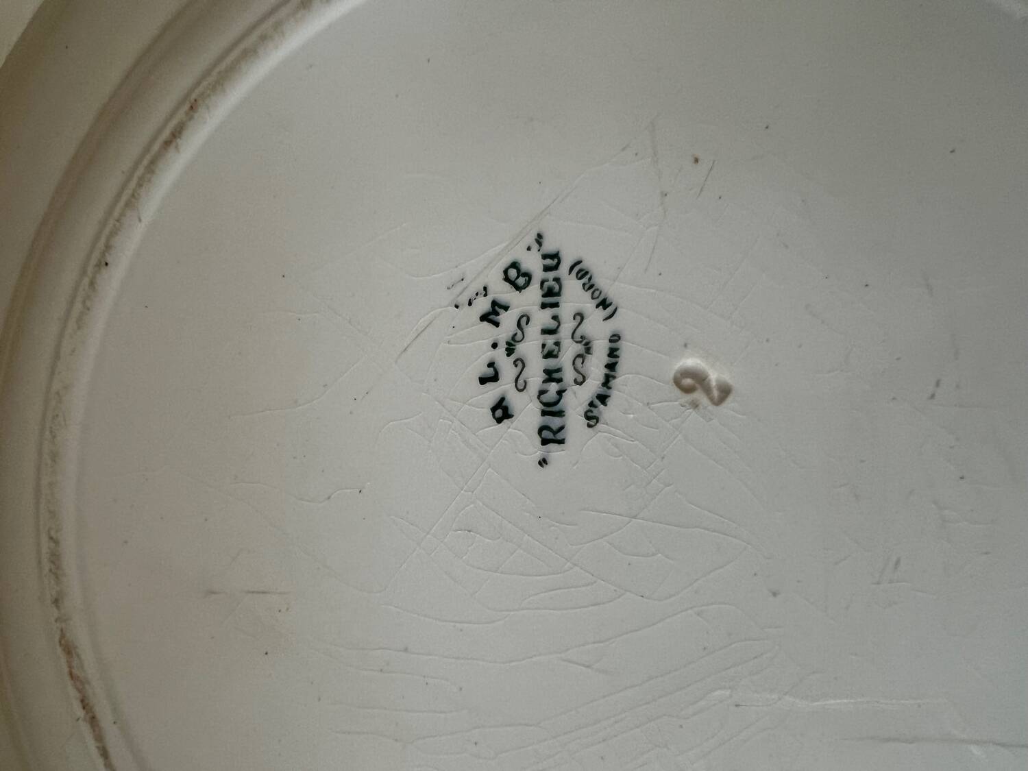 Large round serving dish Terre de Fer Richelieu St Amand