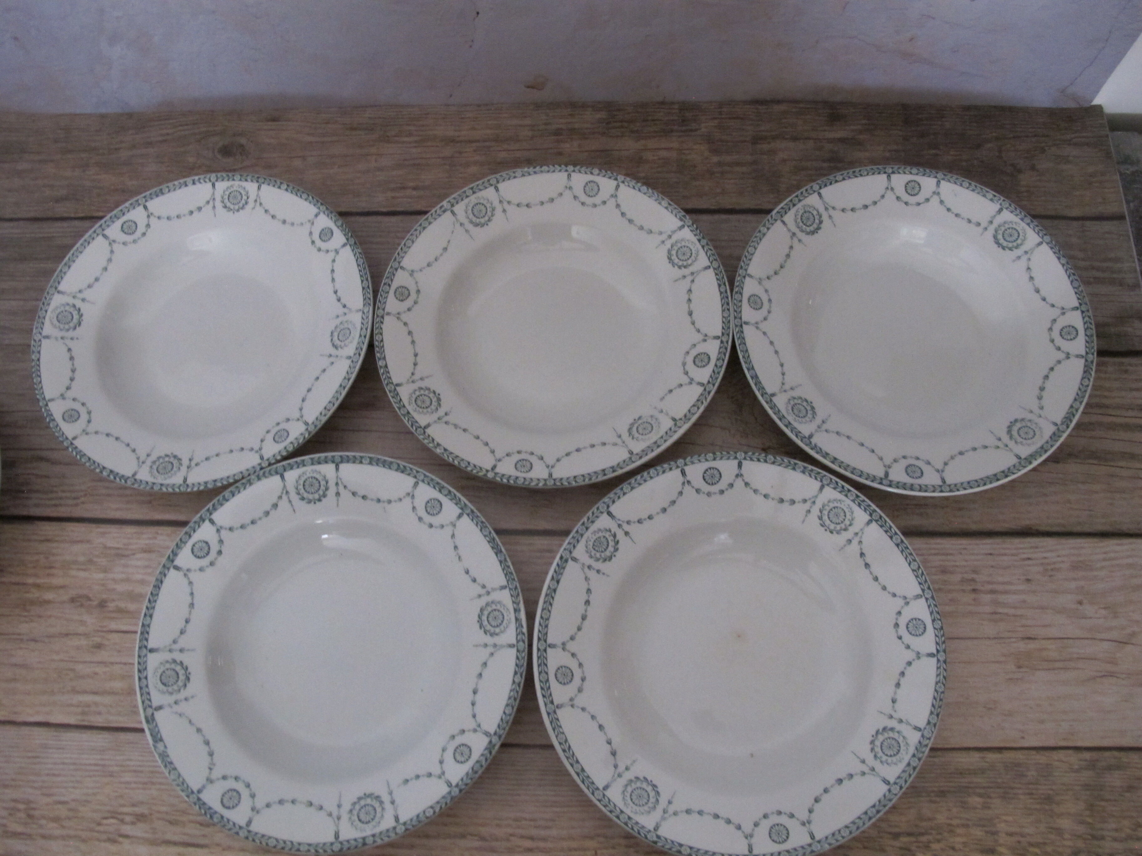 Set of 9 hollow plates in Iron Earth of Lunéville, Bonaparte model