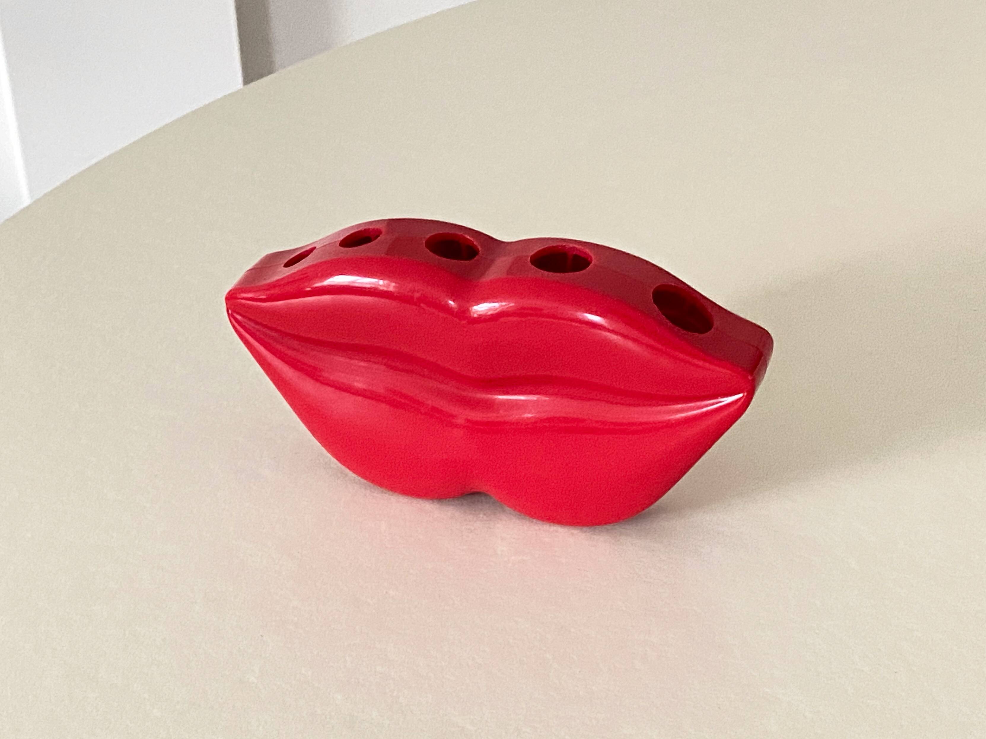 Pop Art red plastic Lips desk organizer / pen holder