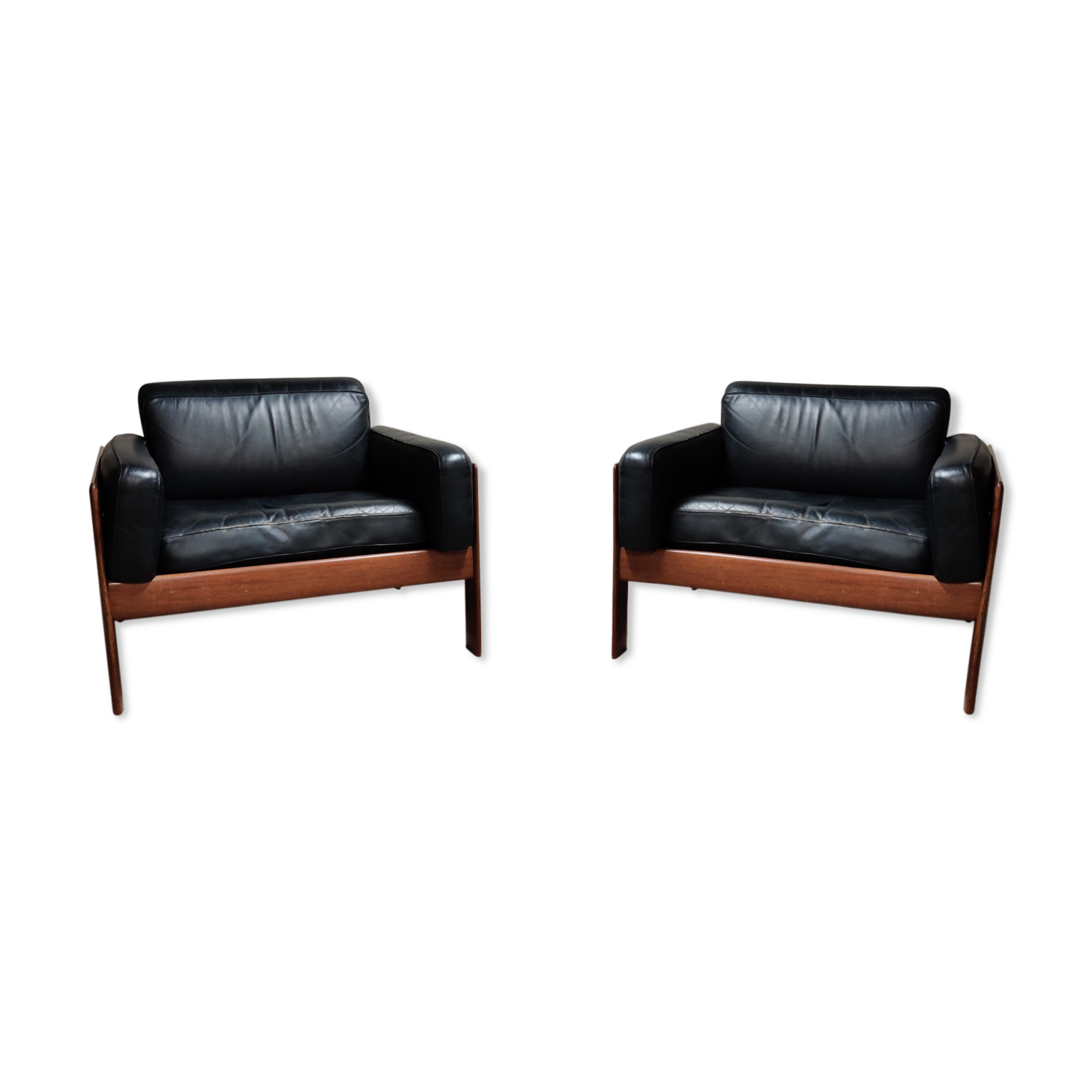 Paire de fauteuils en cuir années 1960