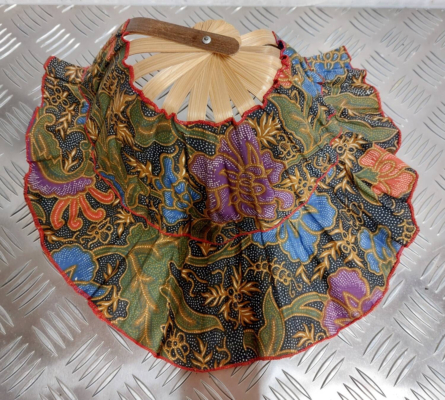 Hat-shaped fan (Ref: Mag)