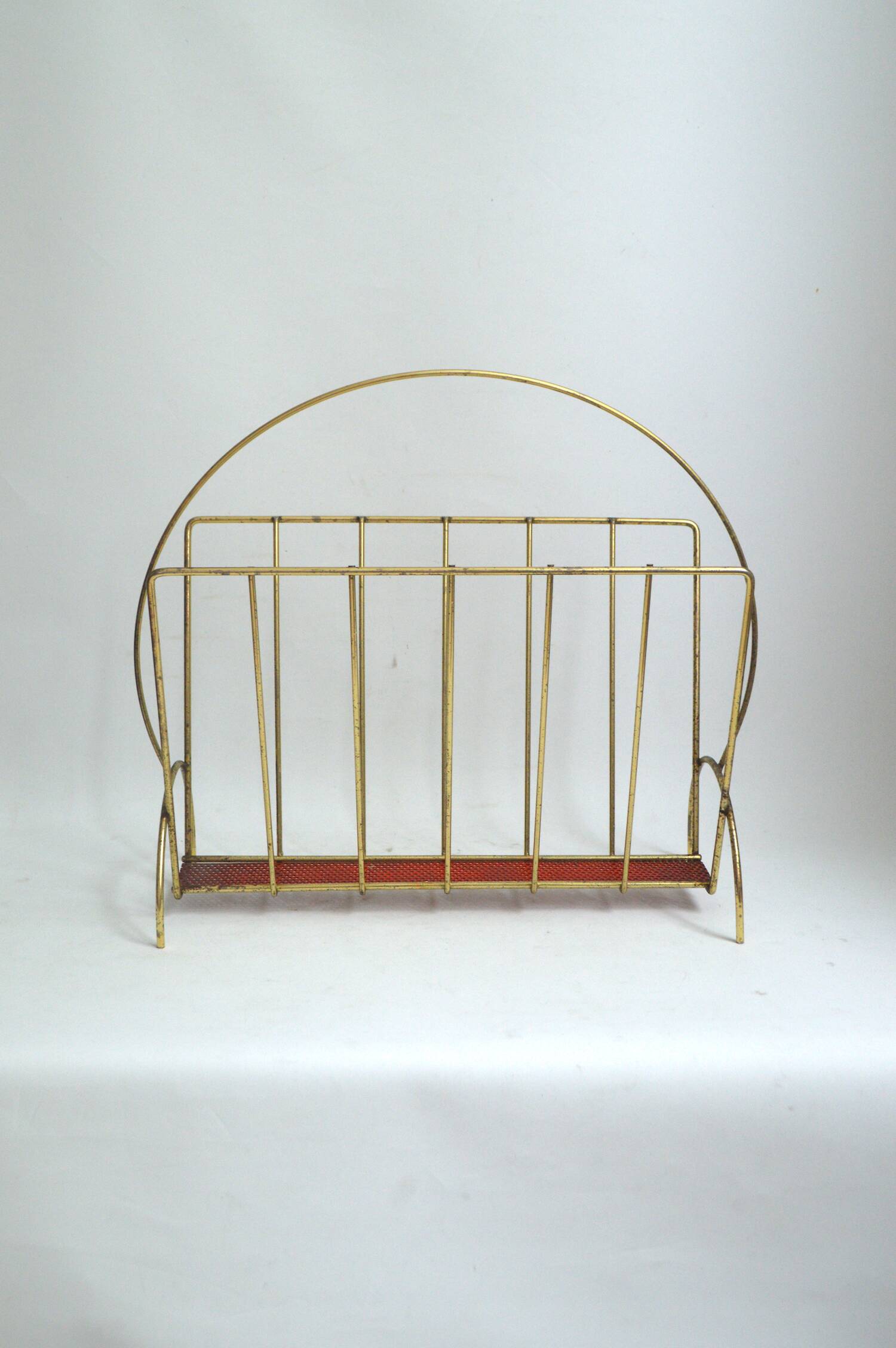 Retro magazine rack