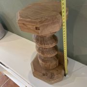 Show the decorative press.