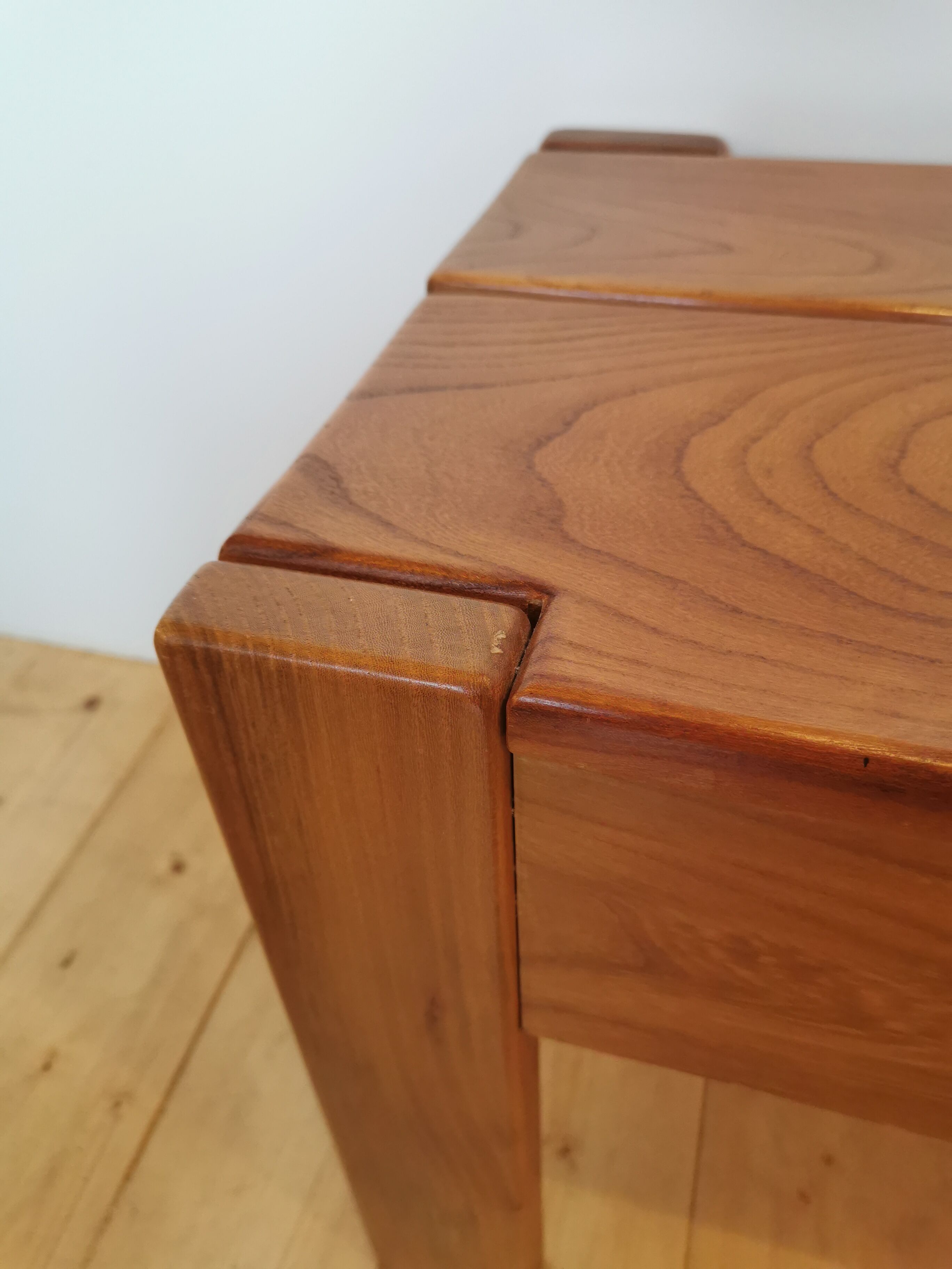 Paire de chevets en orme Maison Regain